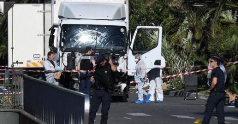 Attentat à Nice: trois suspects devant les juges