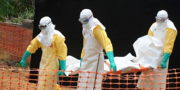 Virus Ebola : « les trois quarts des survivants du virus ont toujours de graves problèmes de santé »