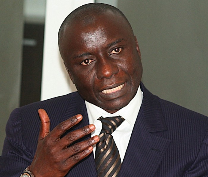 Créance impayée: La Cbao menace de saisir les biens d’Idrissa Seck