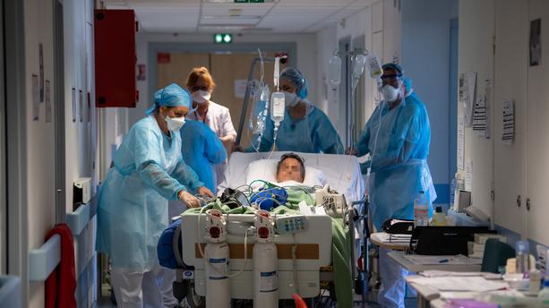 Covid-19 en France: Plus de 30.000 nouveaux cas et 88 morts en 24 heures
