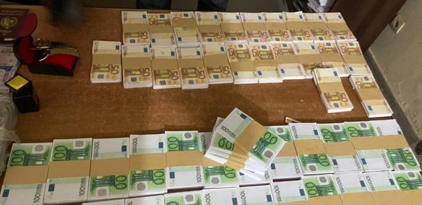 [Photos] Liberté 6: Plus de 1,5 milliard en billets noirs et 330 millions F en faux billets saisis par la police de Médina