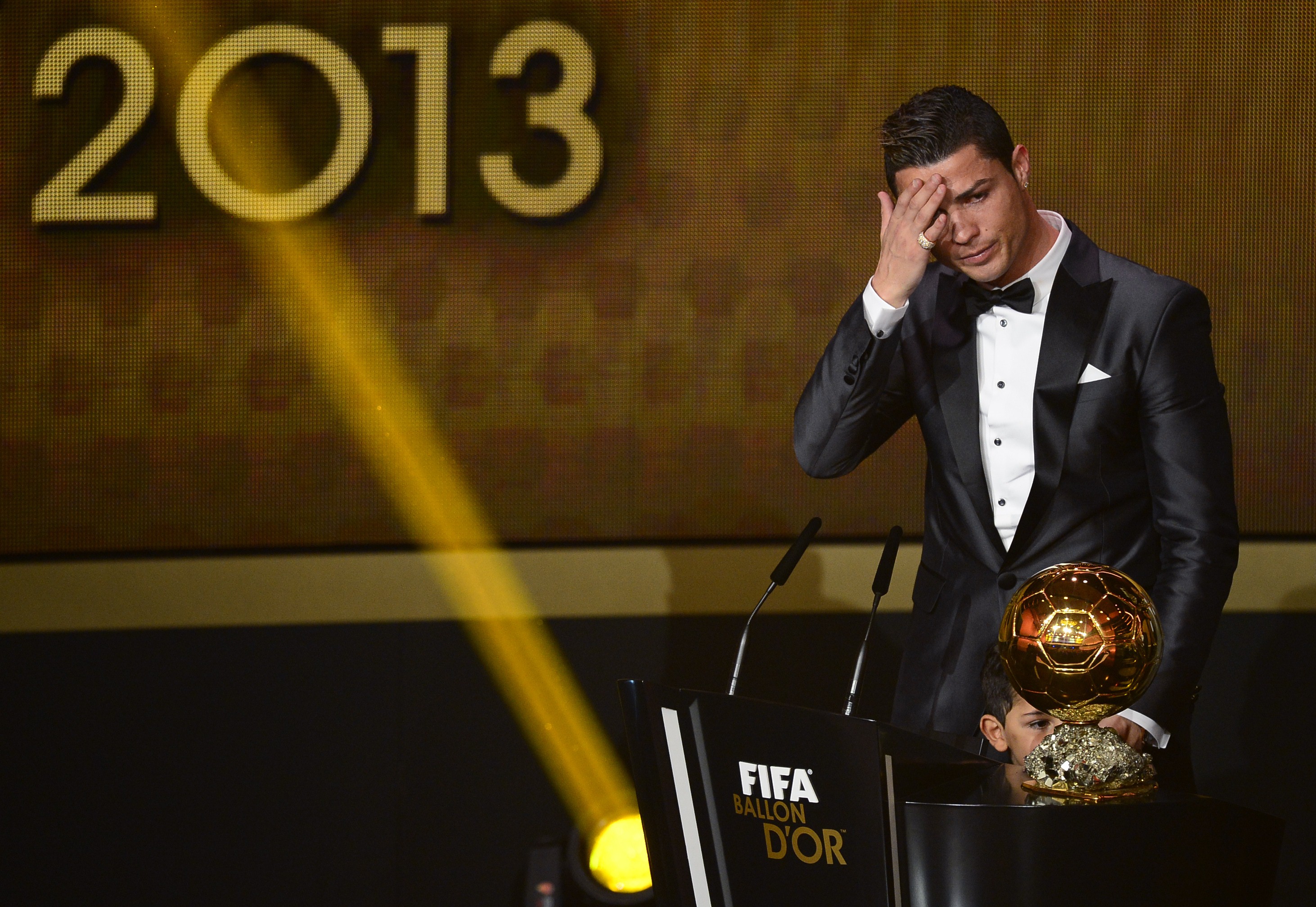 Ballon d'or 2013 : Cristiano Ronaldo vainqueur devant Lionel Messi et Franck Ribéry