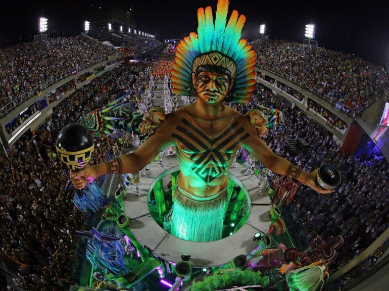 (12) Photos exquises et hautement colorées du carnaval de Rio. Regardez