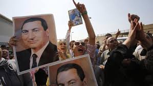 Un ex-ministre de Moubarak arrêté à Paris