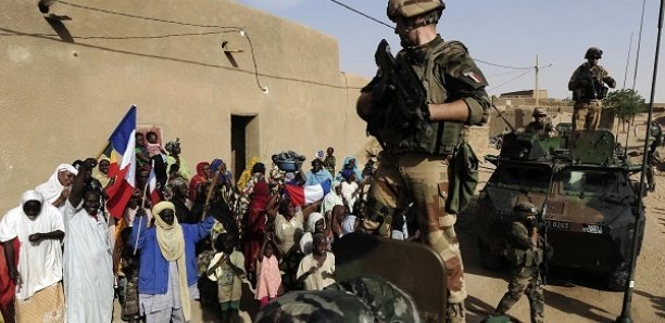 Mali : deux militaires français arrêtés