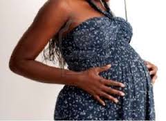 Rejetée par les hôpitaux : Elle perd ses Jumelles suite à une grossesse de 5 mois