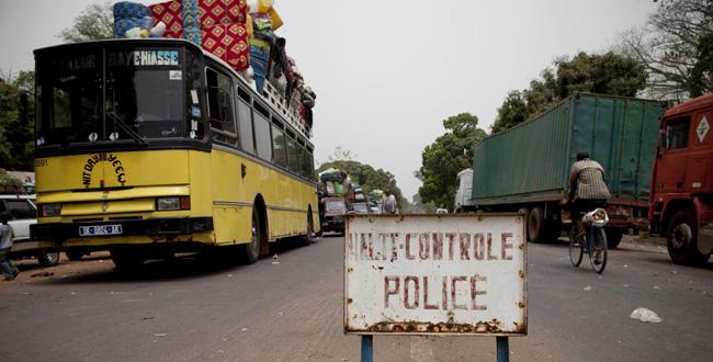Vélingara : sept conducteurs de moto arrêtés à la frontière avec la Guinée pour trafic de passagers