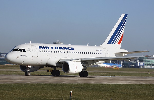 Un passager  accuse une hôtesse d’Air France d’avoir volé ses 9 millions