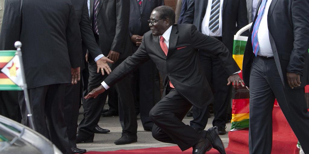 Arrêt sur image: La chute du président Mugabé, nouvellement élu à la tête de l’Union Africaine