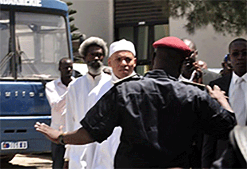Centre-ville de Dakar:  Karim Wade aperçu à bord d’un Pick-up