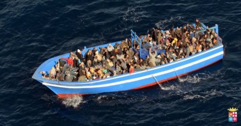 Migrants: un nouveau naufrage fait craindre 700 morts en Méditerranée