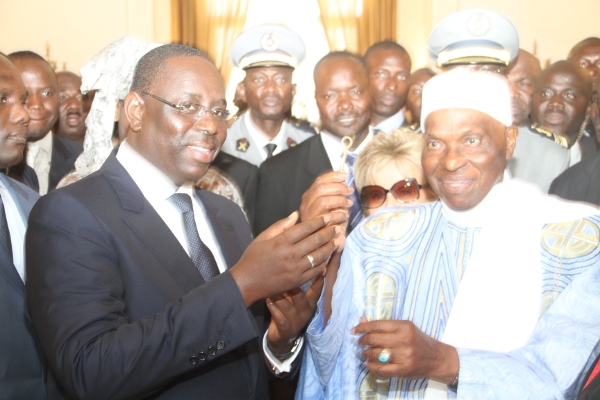 POLITIQUE DE LA MICROFINANCE AU SENEGAL: WADE «MEILLEUR» QUE MACKY