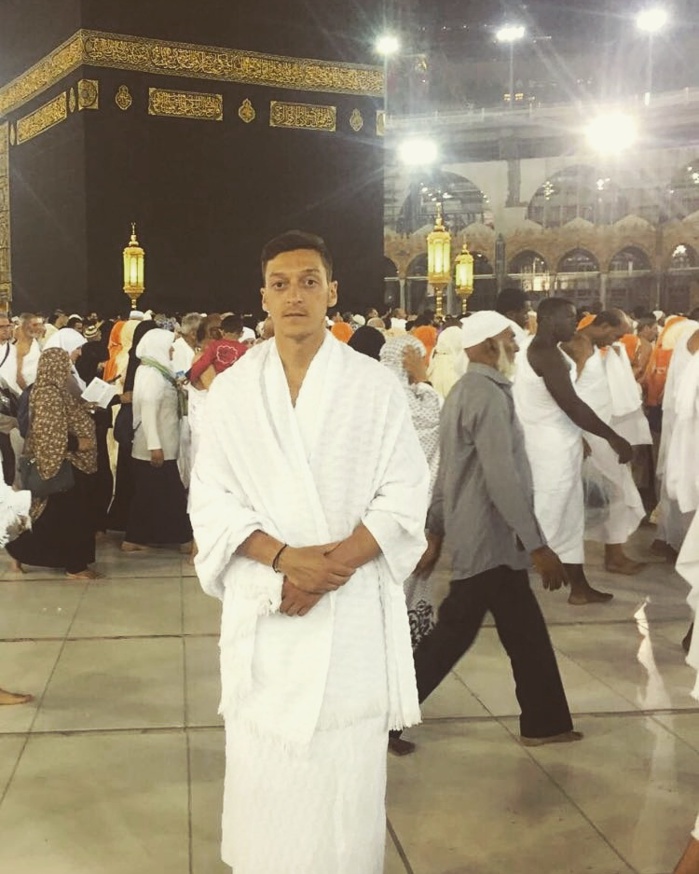 Photo: Ma sha Allah (Mesut Özil) ) à la Mecque
