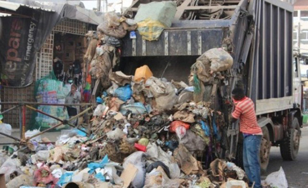 Sénégal-Propreté: 900 millions Ffa pour la gestion des déchets dans 6 communes selon le ministre Abdoulaye Diouf Sarr