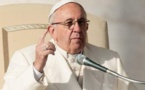 Le pape appelle à un "comportement responsable" pour lutter contre le sida