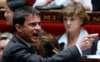 Il tente de gifler Manuel Valls