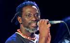 En concert en France : Tiken Jah Fakoly dédie une chanson à la revolution sénégalaise du 23 juin