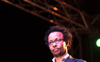Suivez la première apparition sur 2stv Souleymane Jules Diop au concert de la Démocratie à l'UCAD