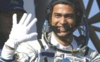 Un astronaute musulman réalise l'adhan et fait la prière dans l'espace.