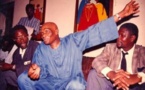 Me Wade entouré du journaliste Mour Diop et Me Ousmane Ngom