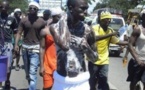 [DERNIERE MINUTE] Émeutes de l'eau à Yembeul : Des manifestants brûlent des pneus et scandent "Rewmi dafa Marre....rème",