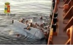 Vidéo: des migrants se noient à quelques centimètres du cargo venu les secourir… Regardez