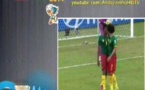 Vidéo: Deux joueurs camerounais en viennent aux mains sur le terrain Regardez
