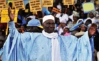 Marche bleue à travers Dakar: Wade plonge dans la campagne