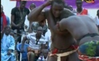 [Vidéo] Diène Diouf Kaïré bat Boy Baol Regardez